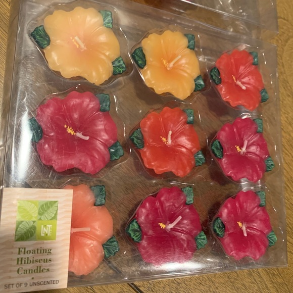 Hibiscus Floating Candles, 14 Total, 9 NIB & 5 NIB, clean and Smoke Free Home - Picture 4 of 16